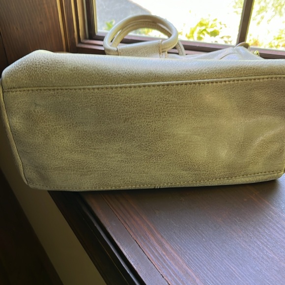Handbag - Picture 3 of 10